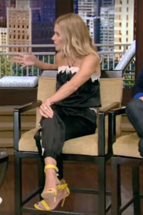 Kelly Ripa Live with Kelly and Ryan June 11, 2019 – Star Style