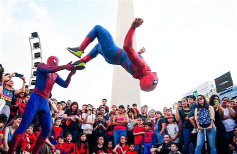 La Multitudinaria Convocatoria De Spidermans En El Obelisco Consigui