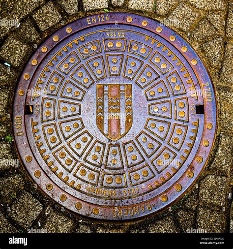 Manhole Cover Art Hi Res Stock Photography And Images Alamy