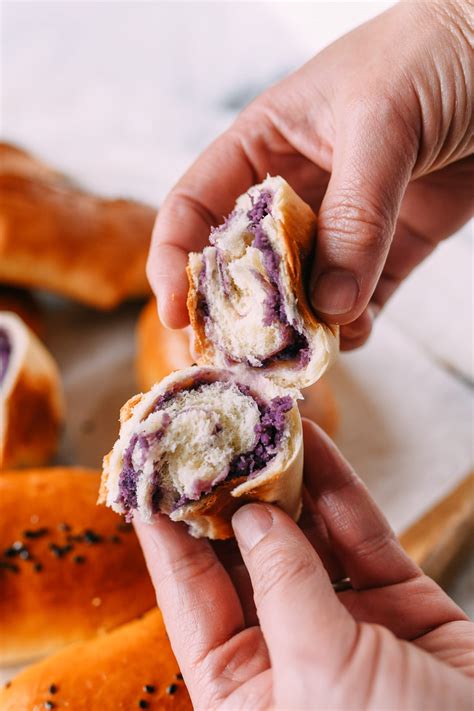 Ube Bun Recipe Fluffy Milk Bread W Sweet Purple Yam The Woks Of Life