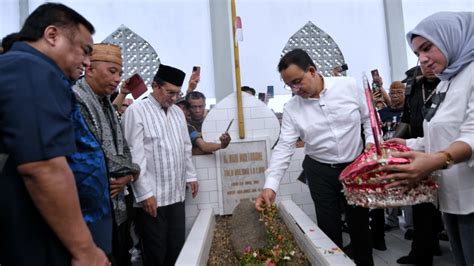 Ziarah Ke Makam Nani Wartabone Anies Pejuang Penuh Kesederhanaan