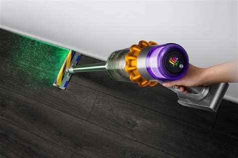 Dyson Vous R Gale Son Meilleur Aspirateur Est Prix Hallucinant