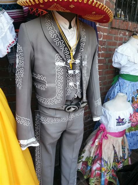 Charro suit at Placita Olvera Mexican Clothing, Folk Clothing, Mexican Costume, Mexican Outfit ...