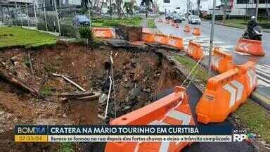 Bom Dia Paran Buraco Se Formou Na Rua Depois Das Fortes Chuvas E