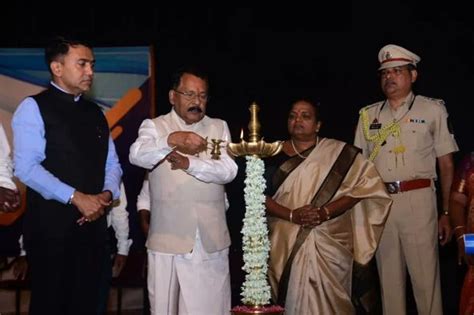 Governor Ps Sreedharan Pillai In The Presence Of First Lady Rita S