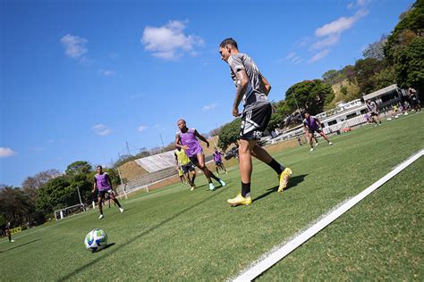 Lemos destaca bom momento defensivo da equipe Clube Atlético Mineiro