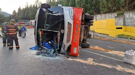 Mueren Dos Pasajeros De Un Bus En Accidente De Tránsito En La Línea