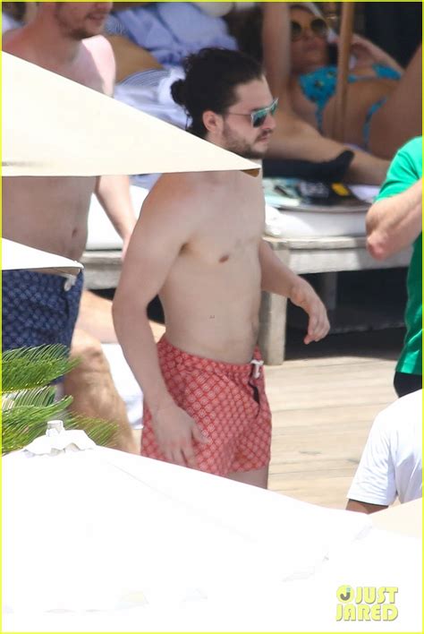 Kit Harington Goes Shirtless Bares Ripped Body Again In Rio Photo 3545916 Kit Harington