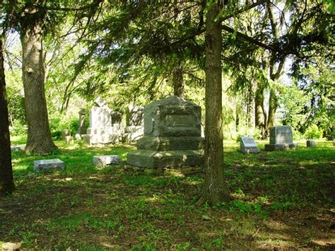 Cemetery Off Of Midewin National Tallgrass Prairie Flickr