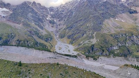 Enorme Frana Dalla Torre Di Castelfranco Sentieri Interrotti