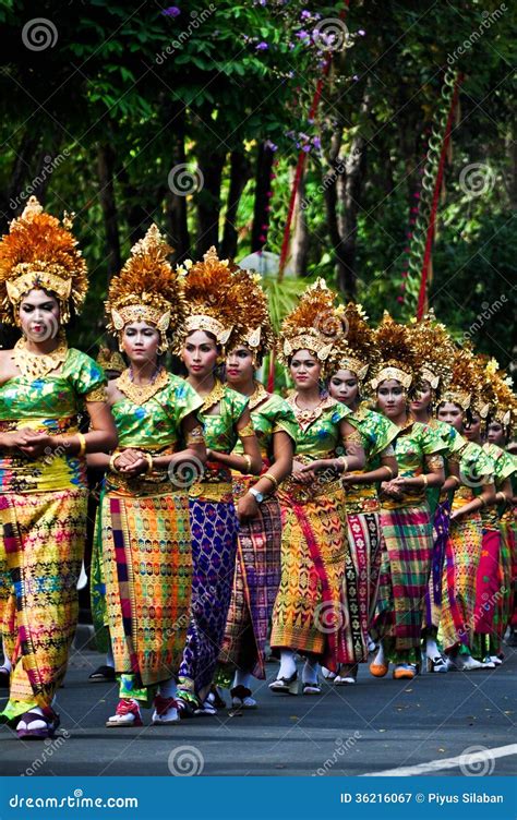 Parade Of Balinese Girl With Traditional Dress Editorial Photography