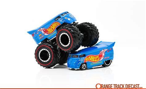 2022 Hot Wheels Monster Trucks Volkswagen Drag Bus Treasure Hunt Throws It Back To The Og Vw Bus