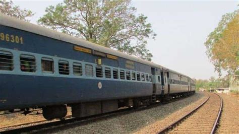 Indian Railways Train Cancel List रेलयात्रियों को बड़ा झटका आज नहीं