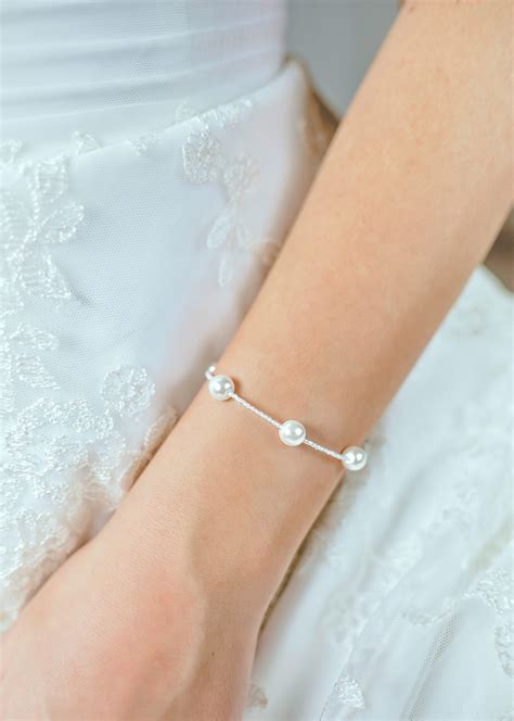 Bracelet de mariée Elena en perles nacrées Swarovski Princesse d un Jour