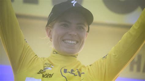 La N Erlandaise Demi Vollering Remporte Le Tour De France Femmes