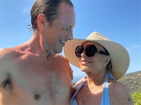 Latest Hot Joan Collins Bikini Pics