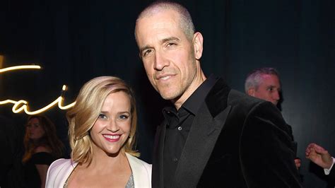 Reese Witherspoon announces divorce from Jim Toth | Fox News