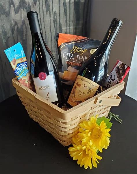 Pinot Noir Wine Gift Basket - Old Vine Wine & Spirits