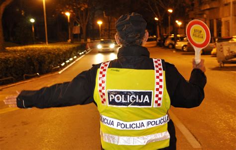 Slobodna Dalmacija Policija U Splitu I Ka Telima Zaustavila Dvojicu