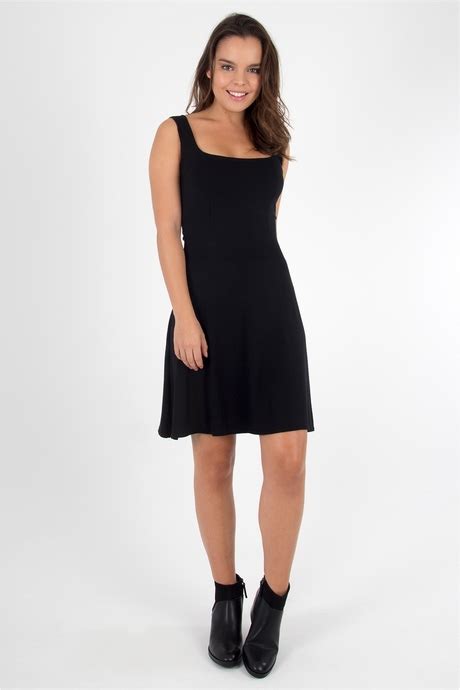 Vestido Negro De Tirantes