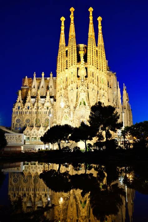 Sagrada Familia Bij Nacht Barcelona Spanje Stock Afbeelding Image