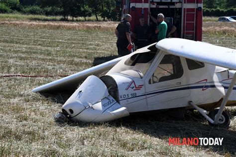 Aereo Ultraleggero Precipita A Cassano D Adda Bennati