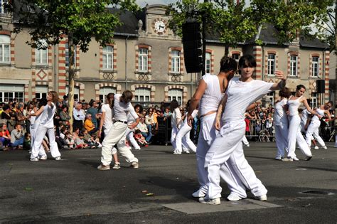 Tours en août Les Inattendus vont surprendre les Tourangeaux