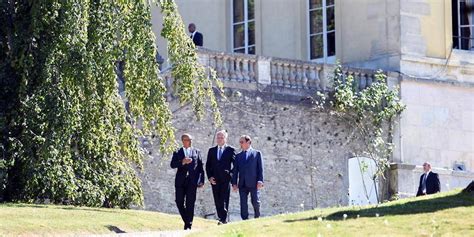 La Celle Saint Cloud Au Nom De La France