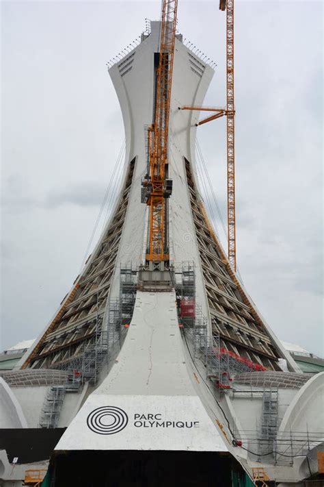 Le Stade Olympique Et La Tour De Montr Al Photo Stock Ditorial