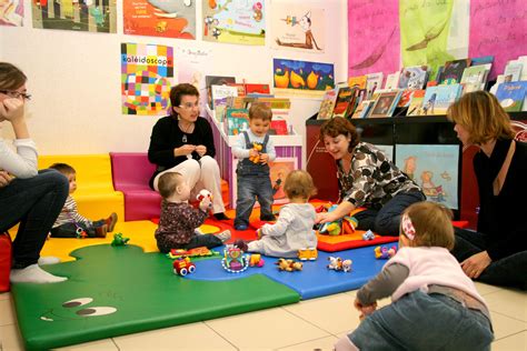 Travailler en crèche avec un CAP AEPE Ecole des Métiers de l Enfance