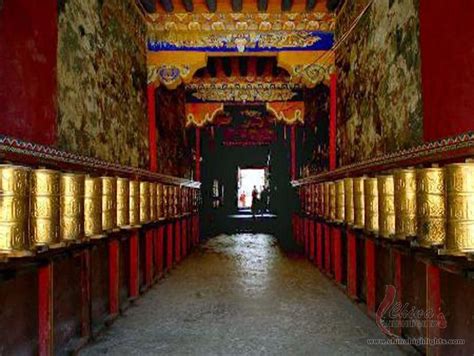 Sakya Monastery Pictures, Picture of Sakya Monastery, Tibet Travel Photos