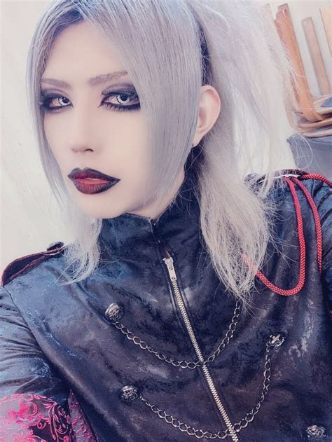 Pin by 愛 H A D E S N 愛 on J rock Visual kei Visual kei fashion