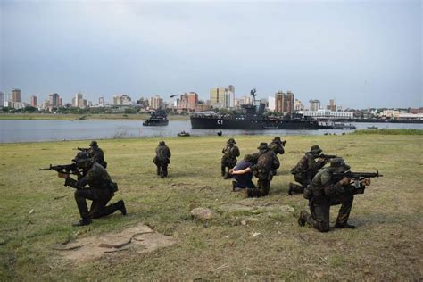 La Armada De Paraguay Demuestra Sus Capacidades En La Bah A De Asunci N