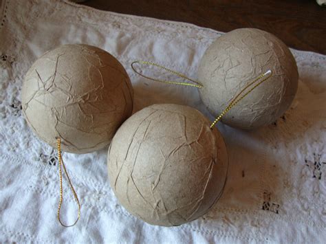 Paper Mache Ball Ornaments Diy Christmas Snowballs Crafts