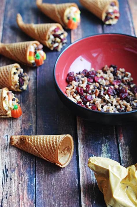 Pumpkin Cornucopia Cannoli These Thanksgiving Treats Are Easy To Make