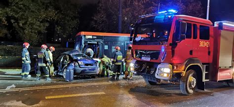 Wypadek Autobusu Miejskiego W Lublinie Zderzenie Z Autem Na Drodze