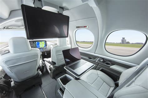 Cirrus Enhances G2 Vision Jet With The G2 Aviation Week Network