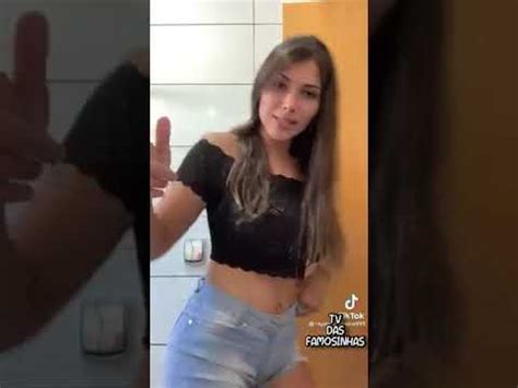 Novinha Gostosa Dançando De Shortinho Curto TikTok 2 YouTube