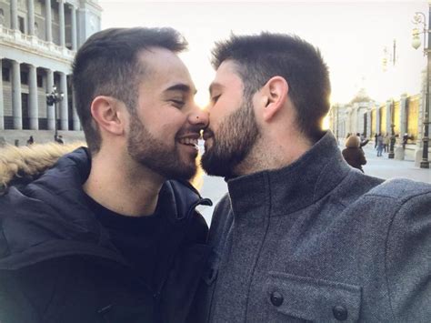 Instagram Censura Beso Gay De Lvaro Mart Nez Por Atentar Contra