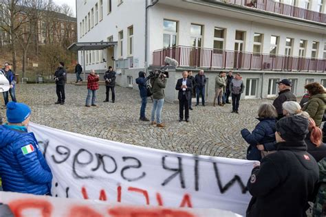 Demo In Schleusingen Wir Sagen Nein Zum Asylheim Hier