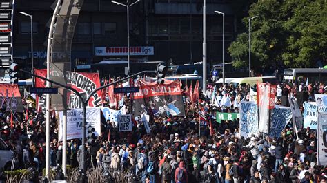 30 Fotos De Una Nueva Jornada De Protesta Y Ollas Populares En La