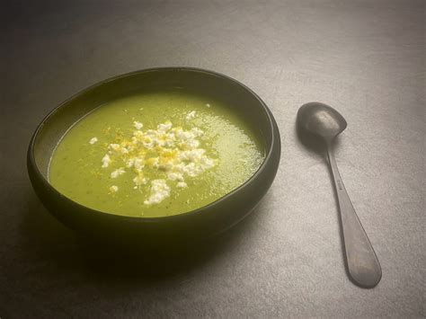 Velouté courgettes petits pois dOttolenghi Quelques gouttes de plus