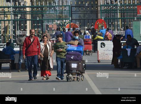 Lahore Pakistan Th Dec Hindu Devotees From India Crossing