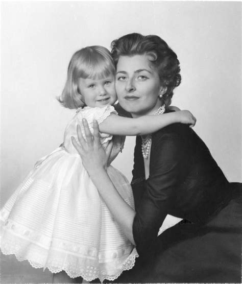 Carolathhabsburg Princess Gina Of Liechtenstein With Her Only Daughter