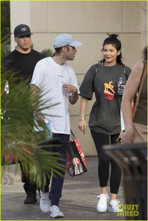 Full Sized Photo Of Kylie Jenner Is Pregnant Travis Scott 13 Kylie