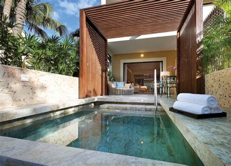 Jr. suite with private pool.