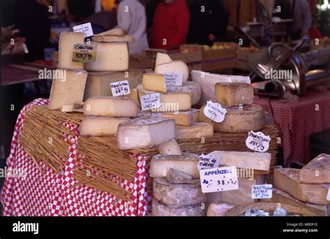 Market Aix En Provence Cheese Hi Res Stock Photography And Images Alamy