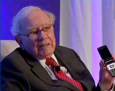 Warren Buffett conheça a história do bilionário famoso por prever o