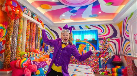 JoJo Siwa's Bedroom Is a Literal Candyland