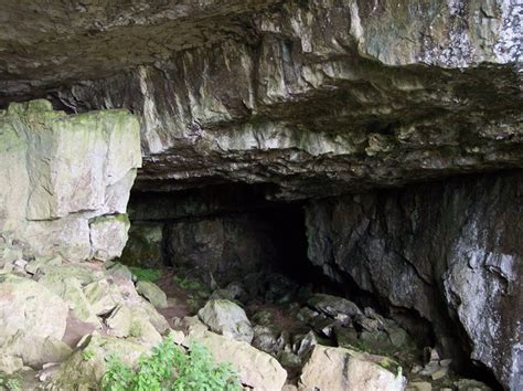 Victoria Cave © Raymond Knapman Cc By Sa20 Geograph Britain And